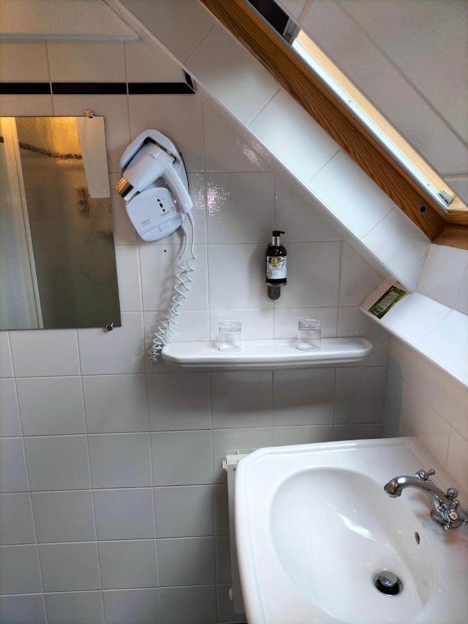 Petite Chambre Double - Mansardée