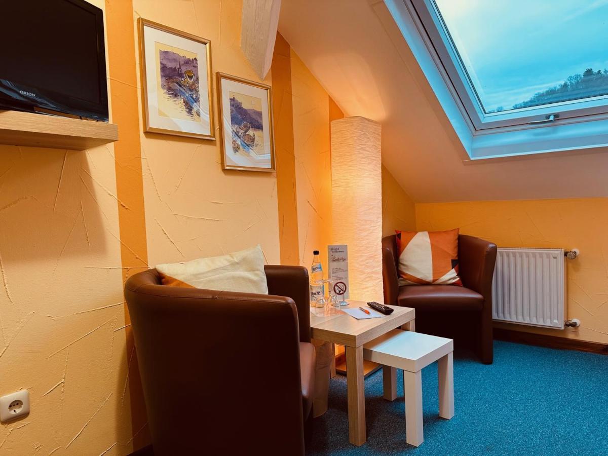 Kleines Doppelzimmer im Dachgeschoss