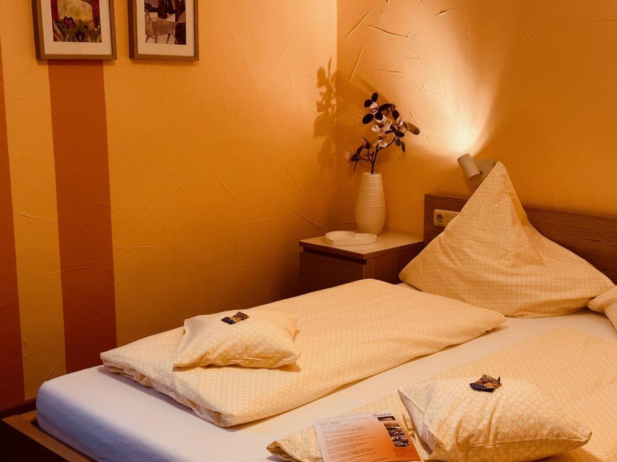 Kleines Doppelzimmer mit Blick auf den Rhein