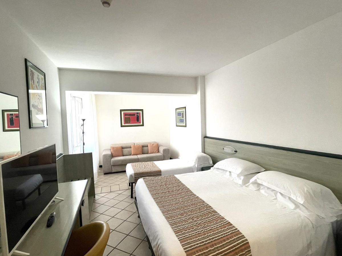 Junior Suite,1370734436:JPEG