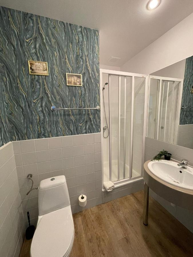 Kleines Zweibettzimmer