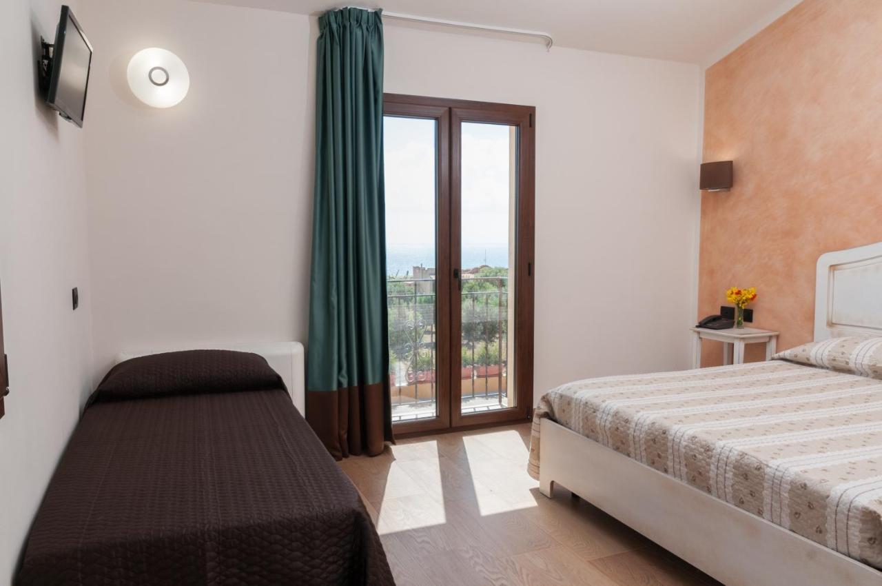 Triple Room Balcony
