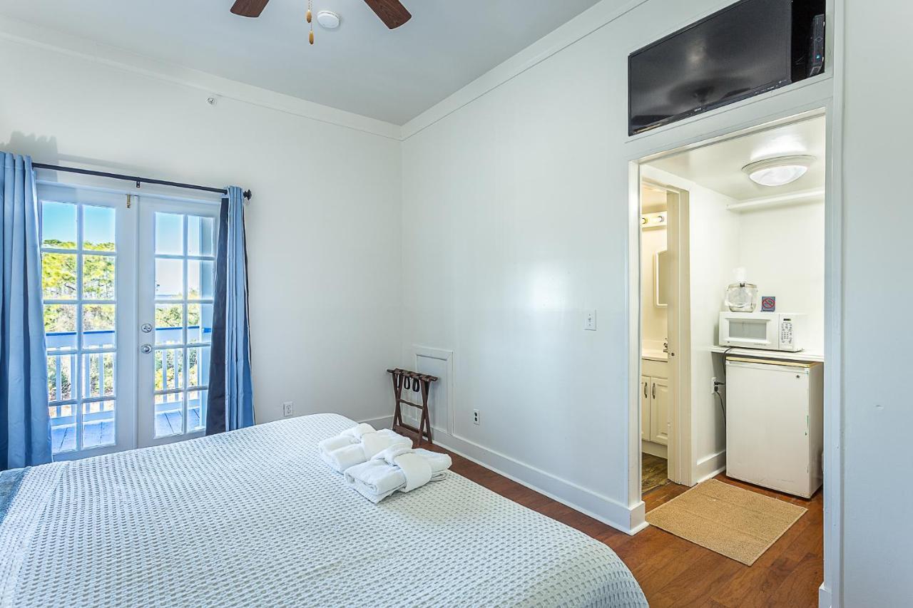 Queen Room with Shared Balcony