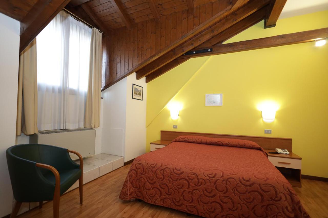 Chambre Double ou Lits Jumeaux Mansardée