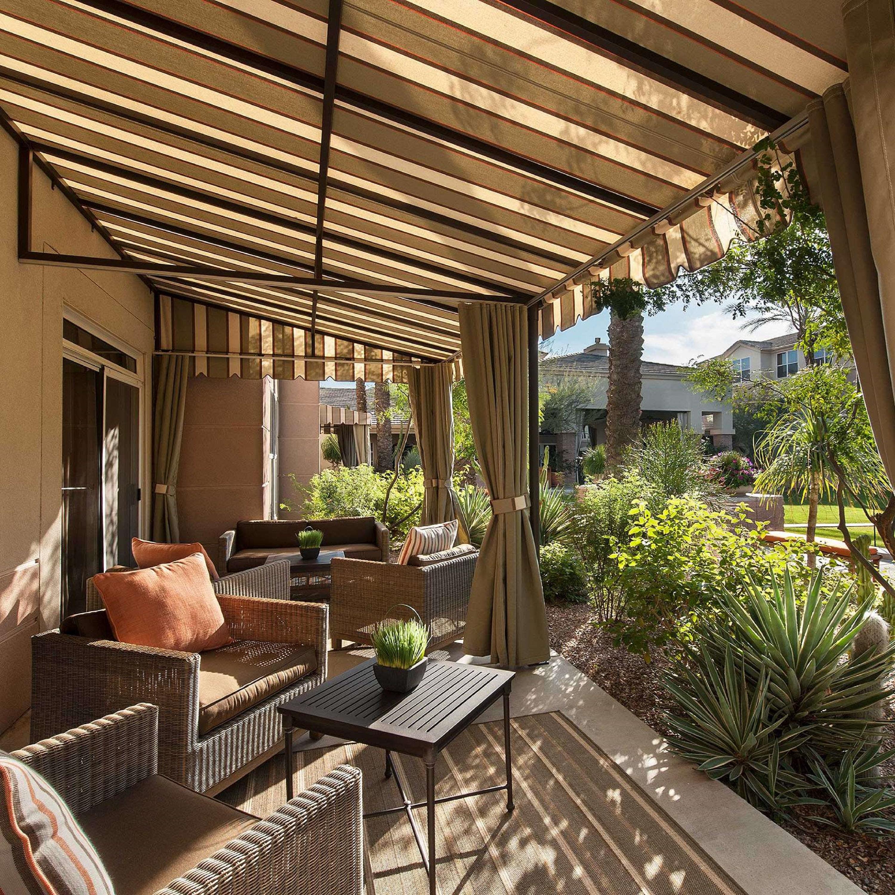 Studio King Suite Cabana Patio