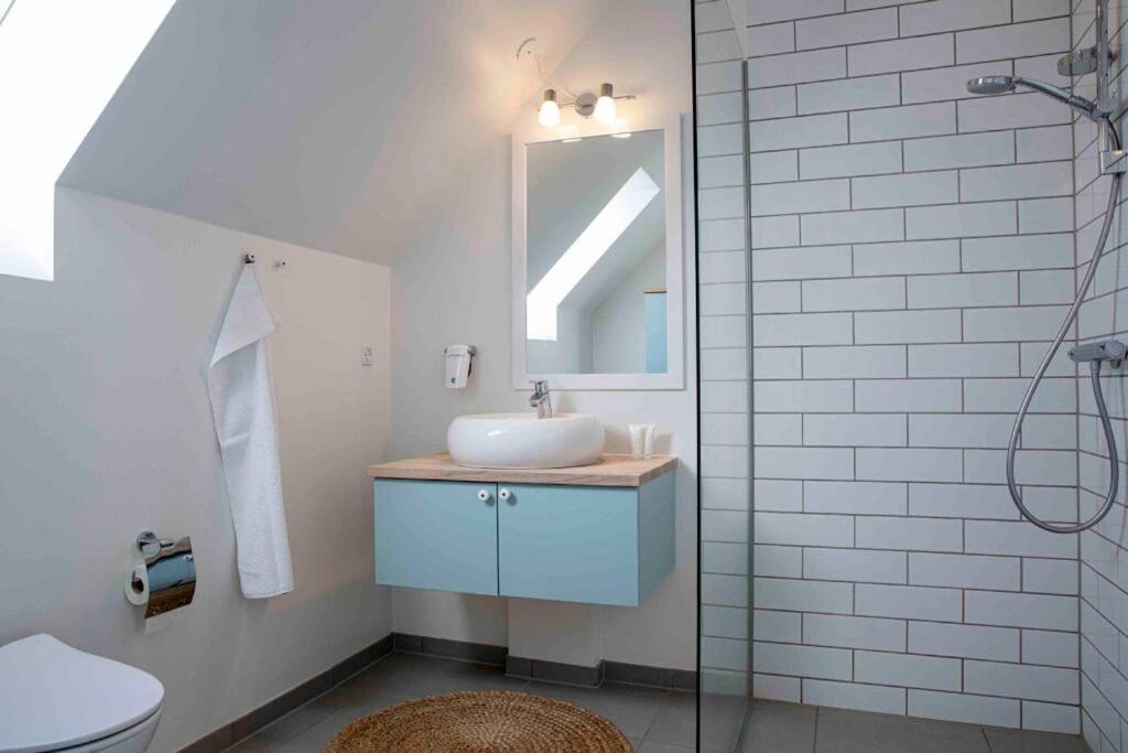 One-Bedroom House,1376404814:JPEG
