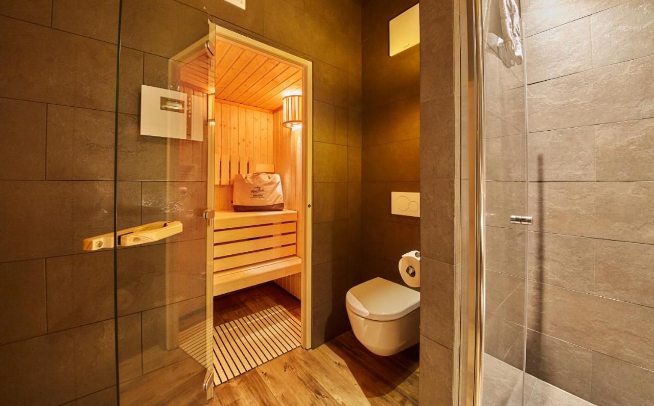 Two-Bedroom Apartment Sauna