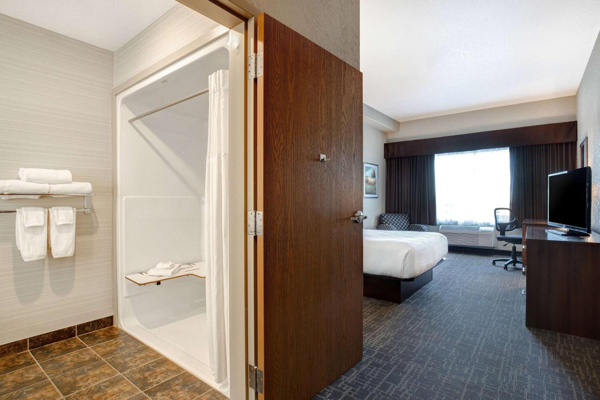 Queen Room Disability Access Non-Smoking