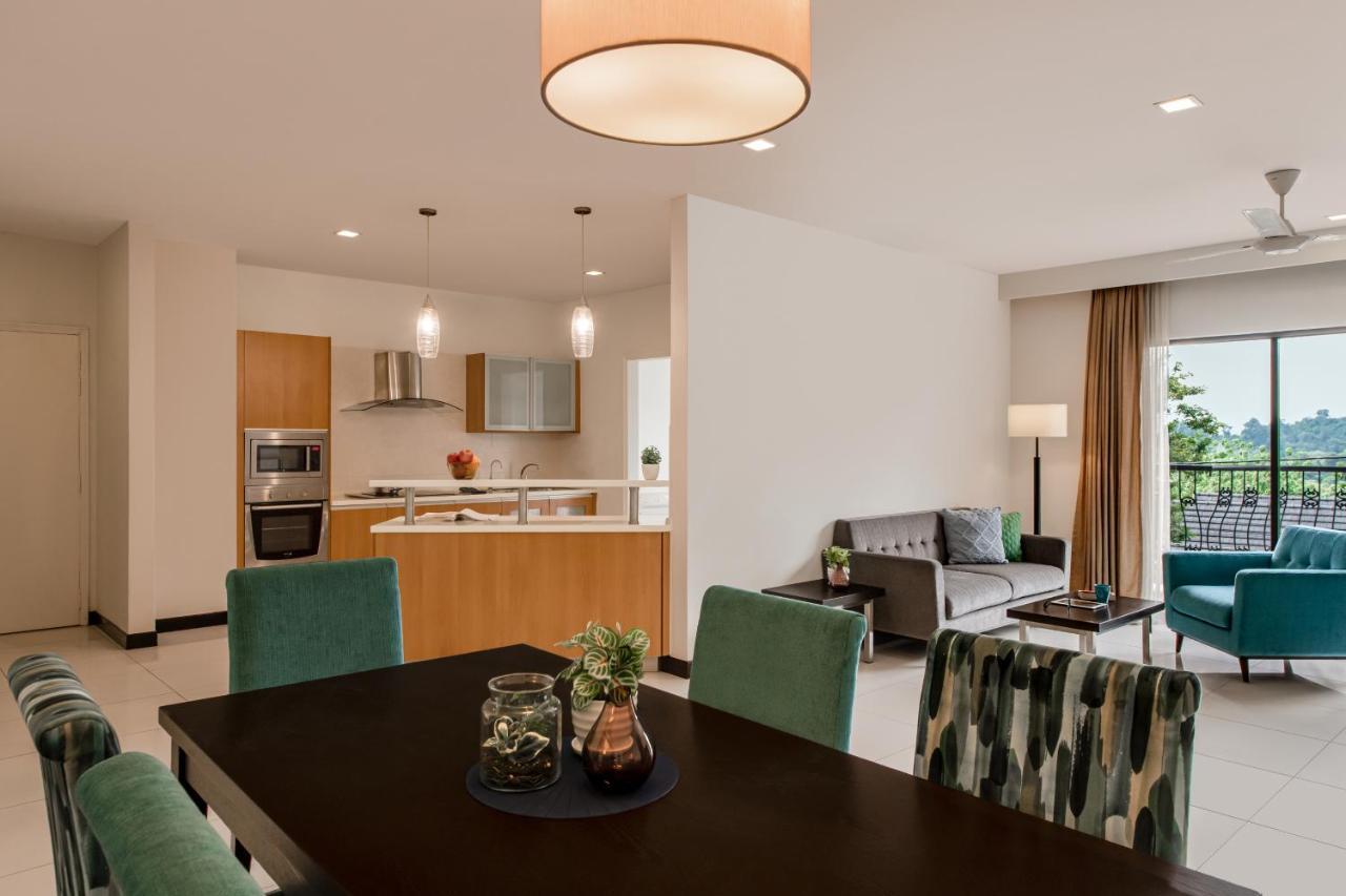 Three-Bedroom Premier Balcony