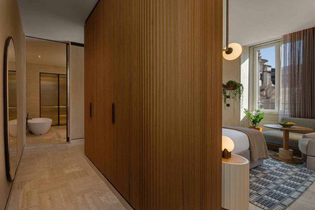 Corner Suite
