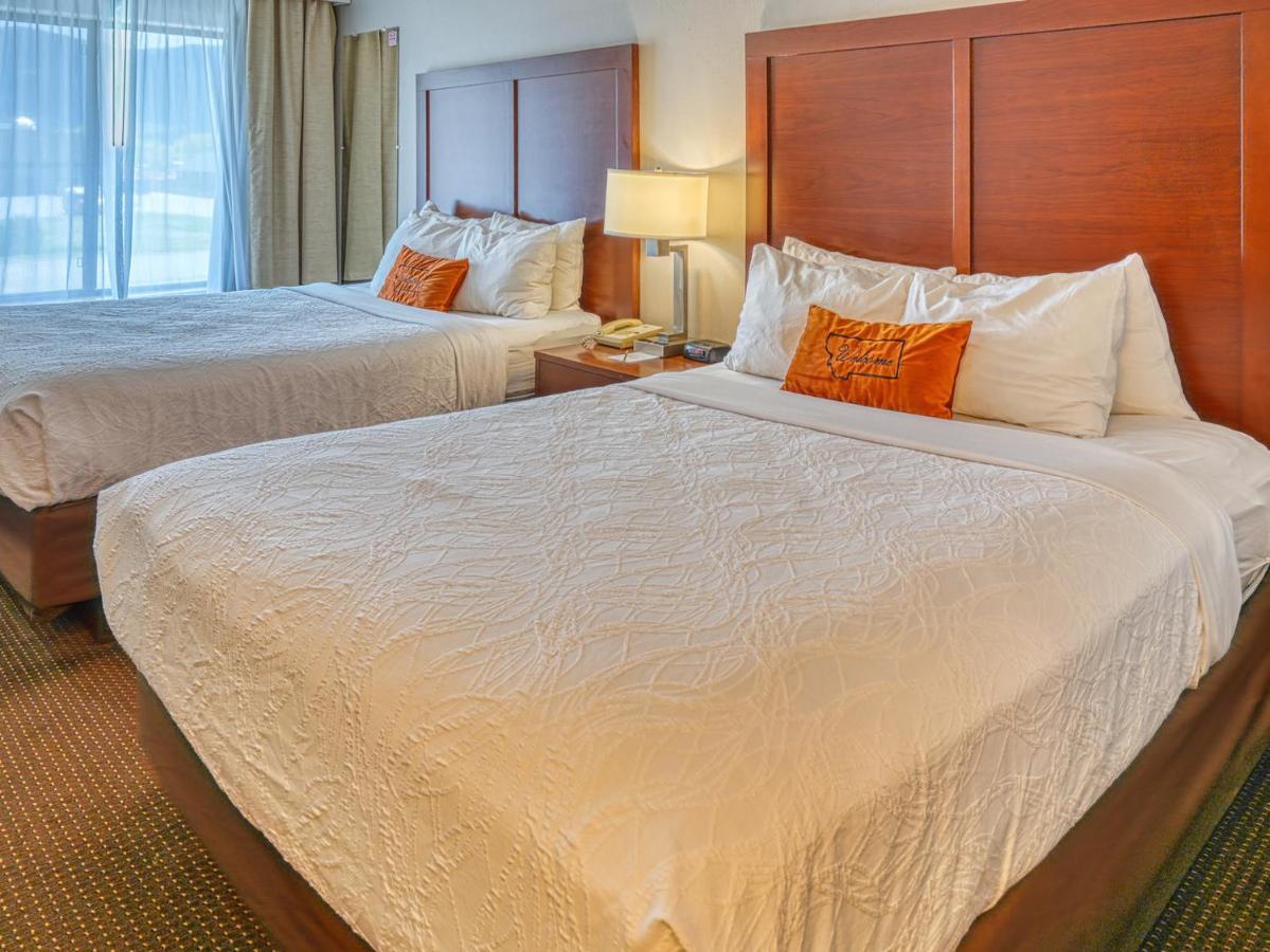 Queen Room Two Queen Beds Non-Smoking