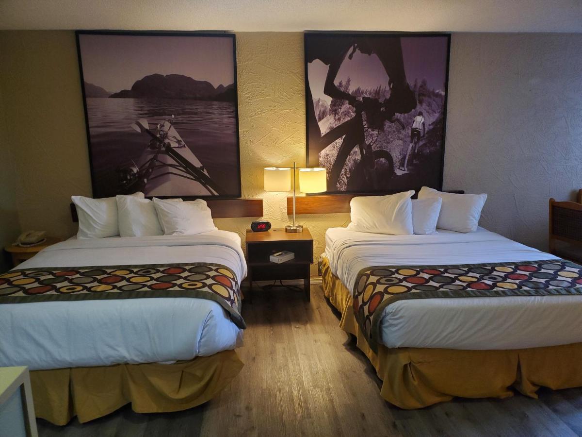Deluxe Queen Studio with Two Queen Beds - Non-Smoking
