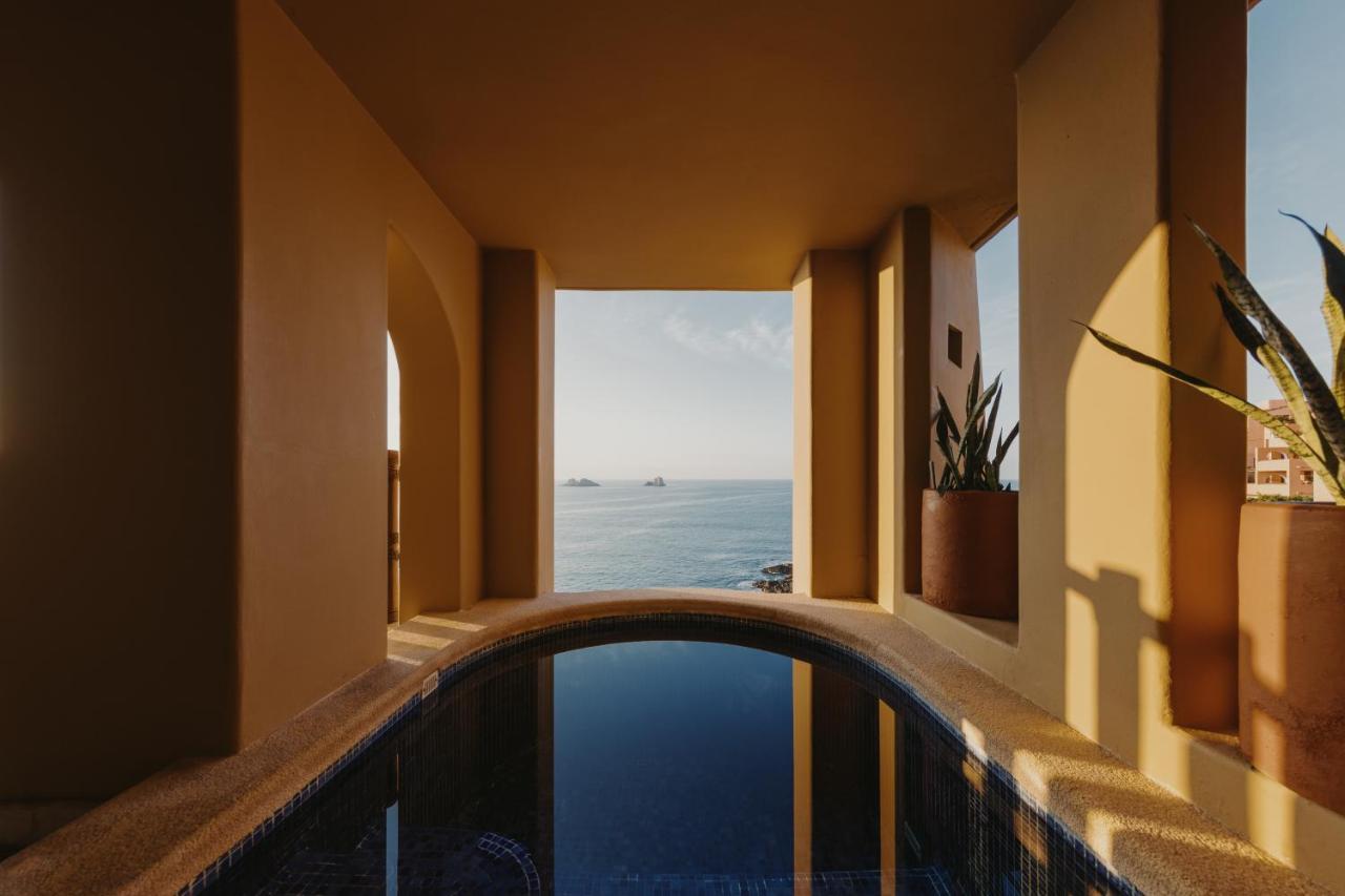 Cliffside Ocean Front Suite