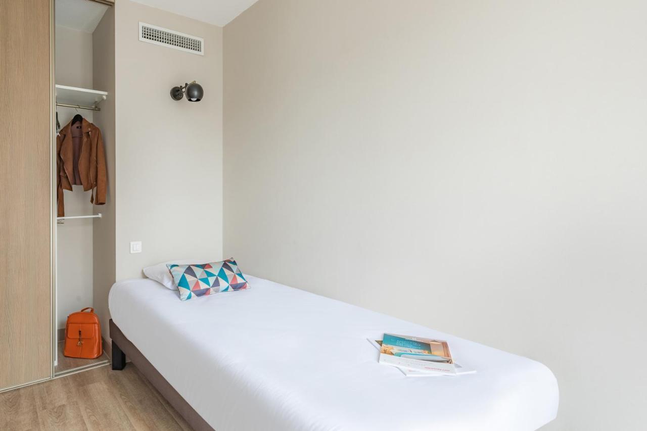 Large Triple Studio 1 Double Bed 1 Single bed,1381133915:JPEG