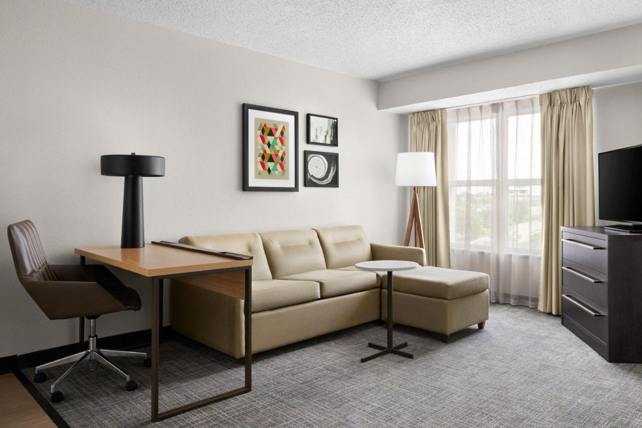 One-Bedroom Suite