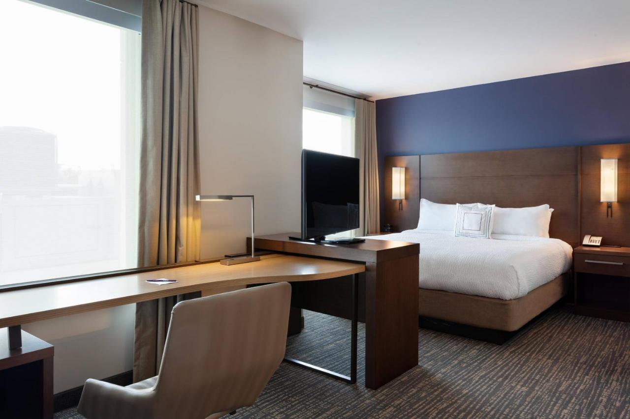 Studio King Suite High Floor