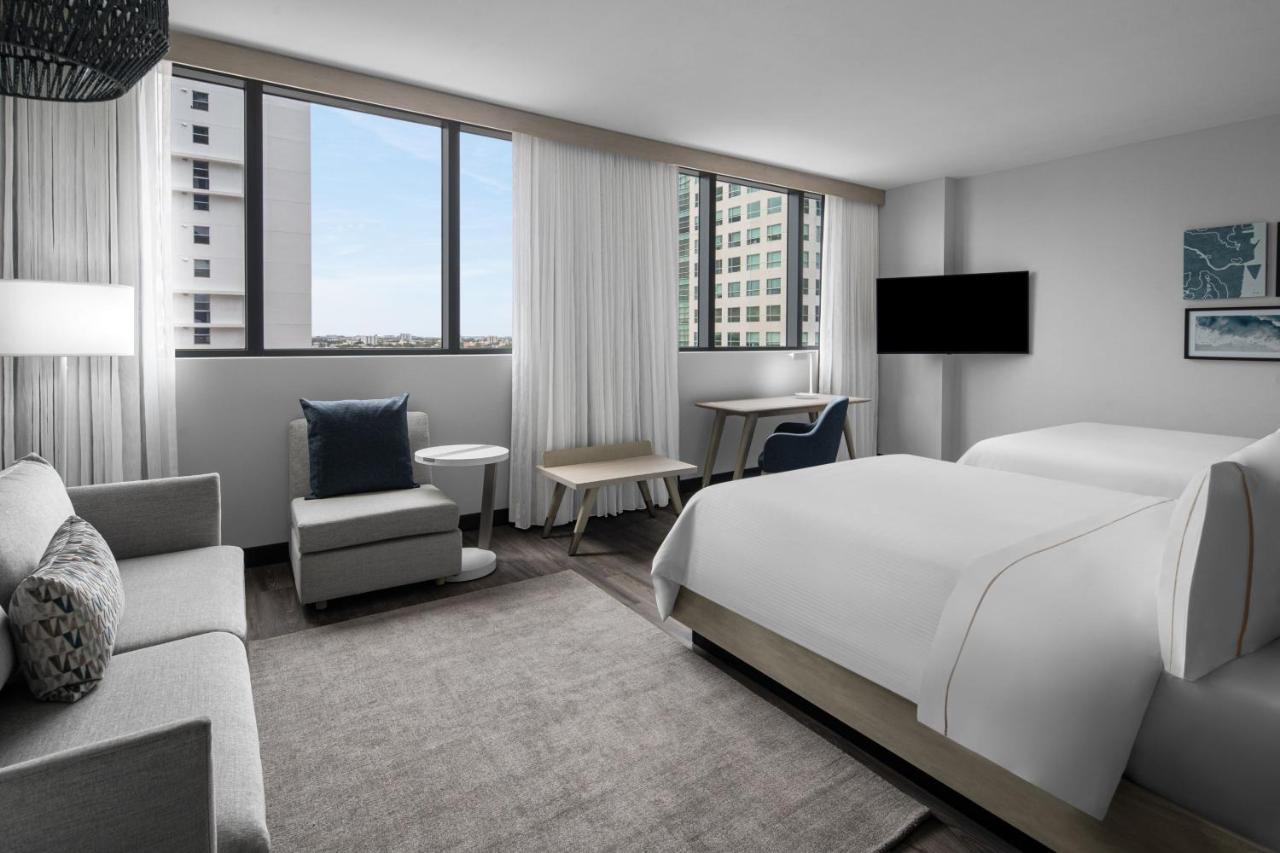 Studio Two Queen Beds City View