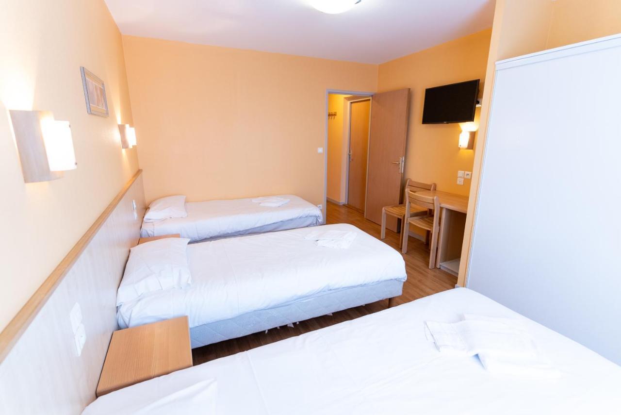 One-Bedroom Apartment,1381746851:JPEG