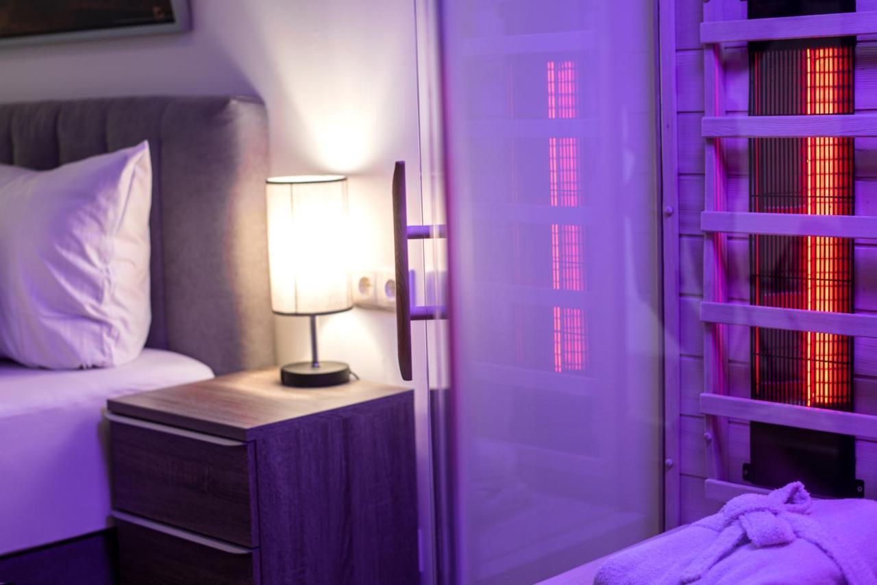 Deluxe Suite Spa Bath