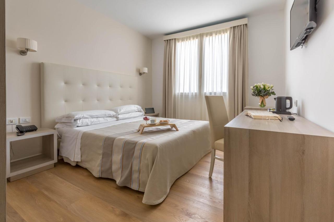 Double or Twin Room,1543151920:JPEG