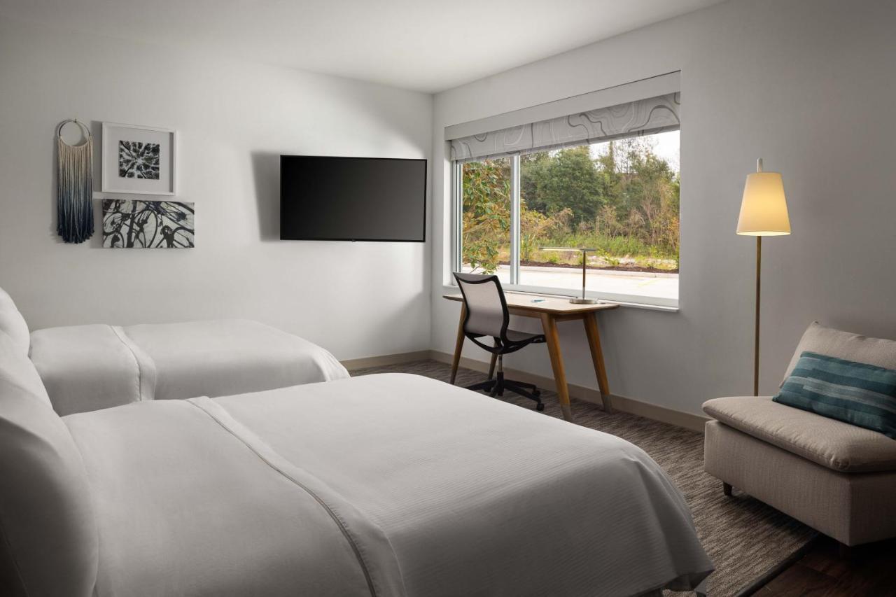 Queen Studio Two Queen Beds Sofa Bed