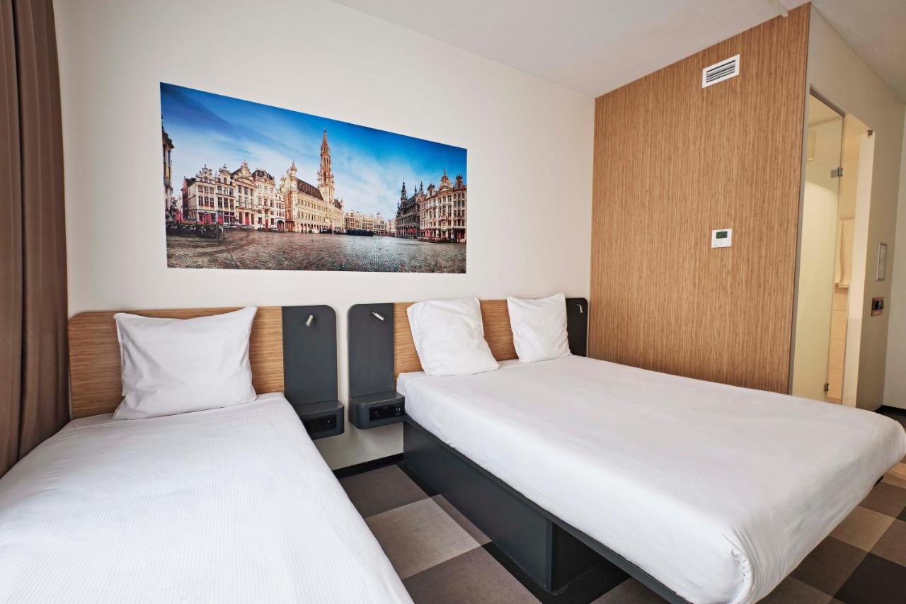 Family triple room