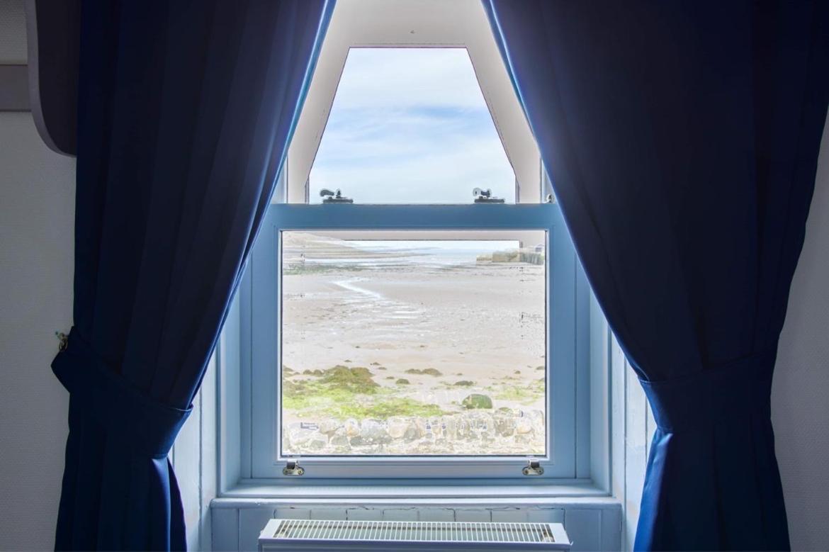 Family Room with Sea View