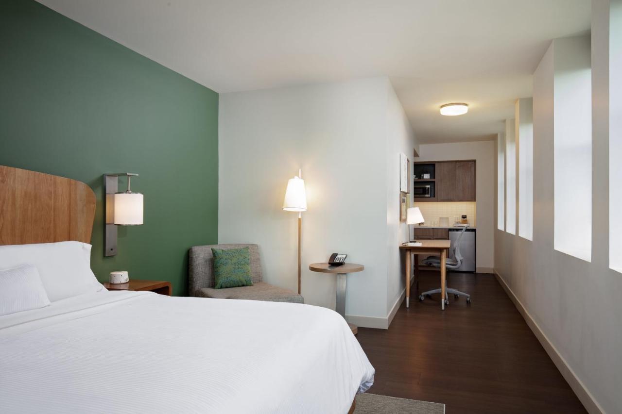 Guest room 1 King City view