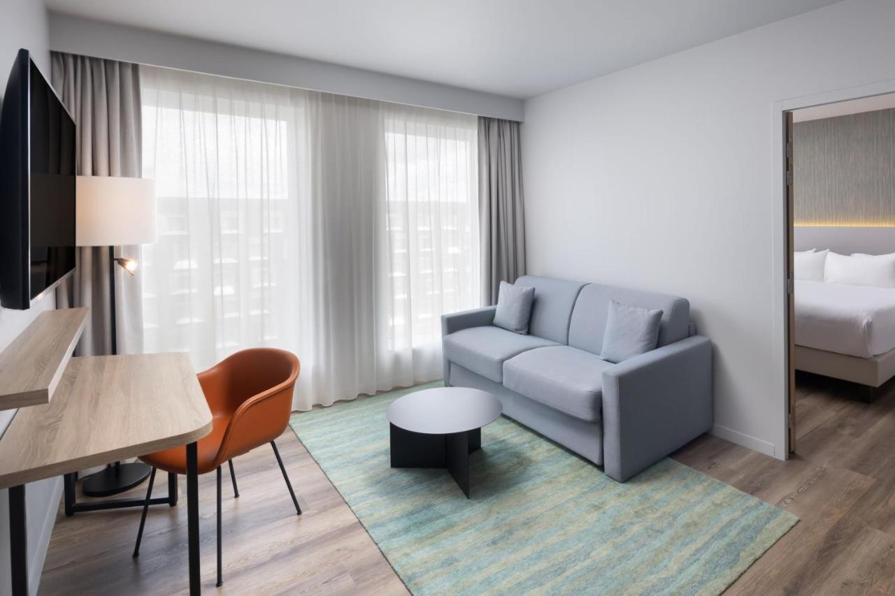 One-Bedroom King Suite