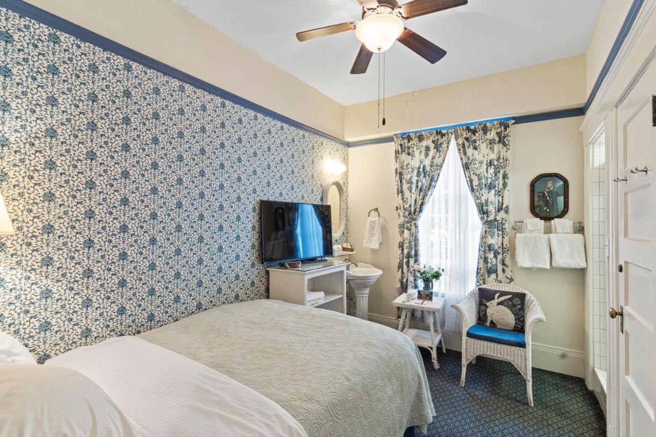 Double Room Shared Toilet