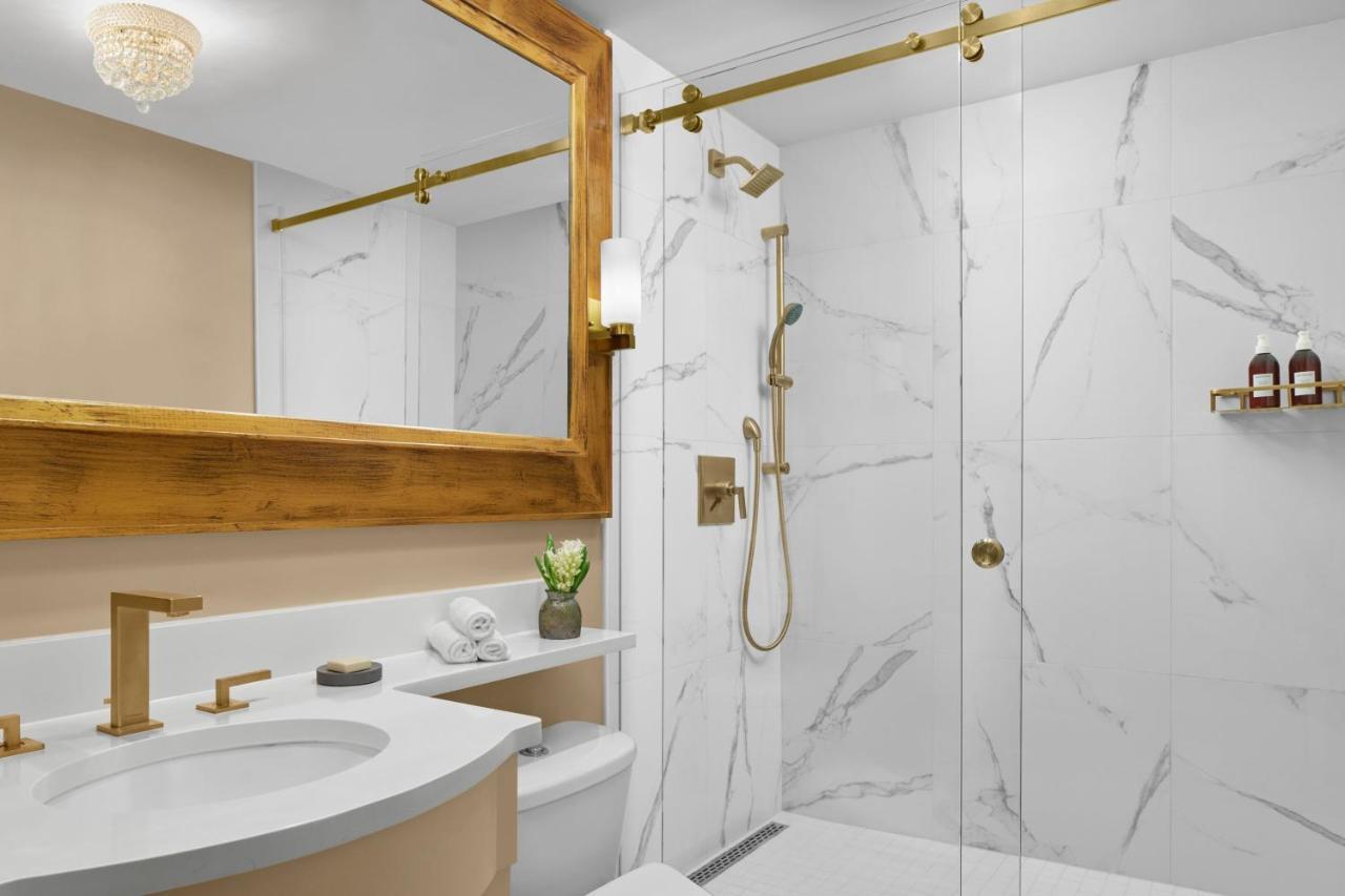 Premier Double Room with Two Double Beds and City View,1395699542:JPEG