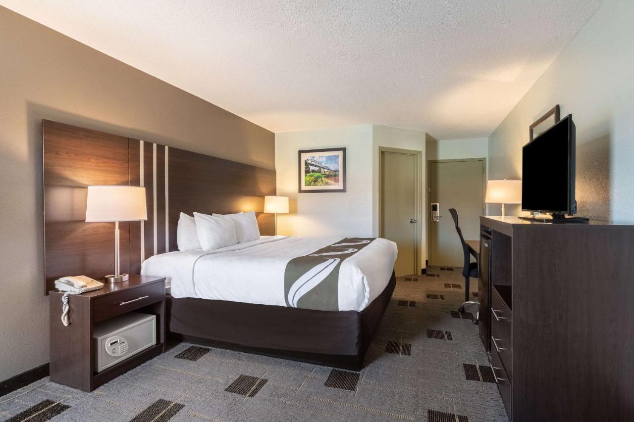 Queen Room with One Queen Bed/Upper Floor, Non-Smoking