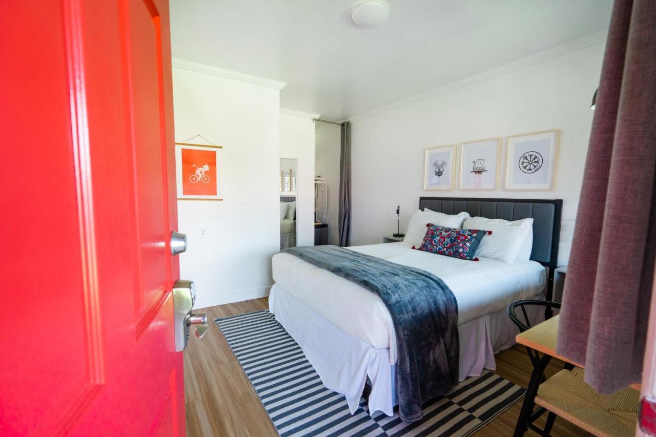Standard Queen Room