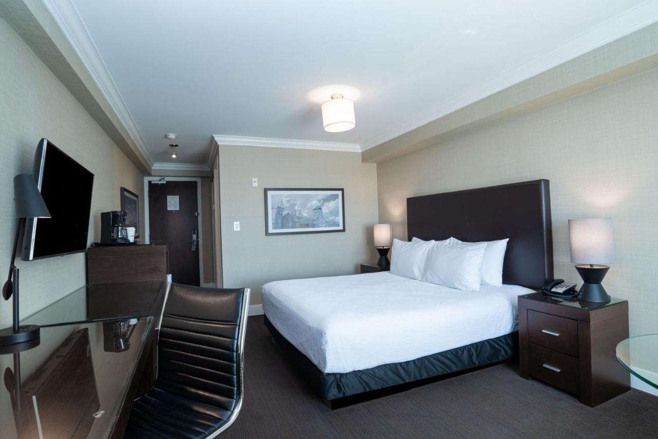 Standard Room 1 King Bed