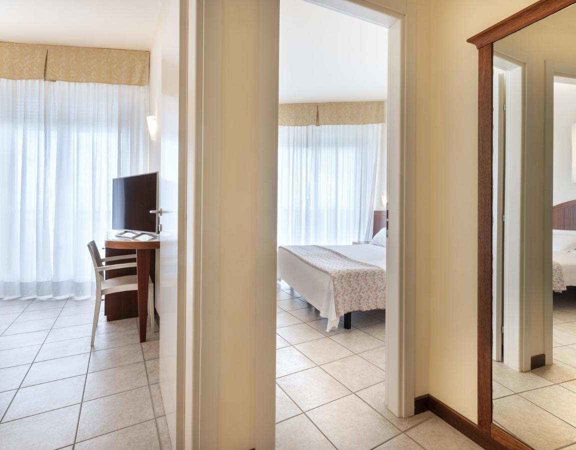 Junior Suite Sea View,1399989473:JPEG