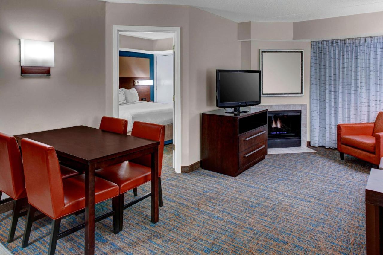 Two-Bedroom Suite,1632993665:JPEG