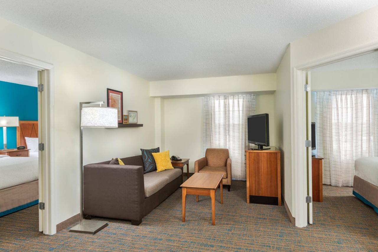 Two-Bedroom Large Suite Tub Mobility Accessible