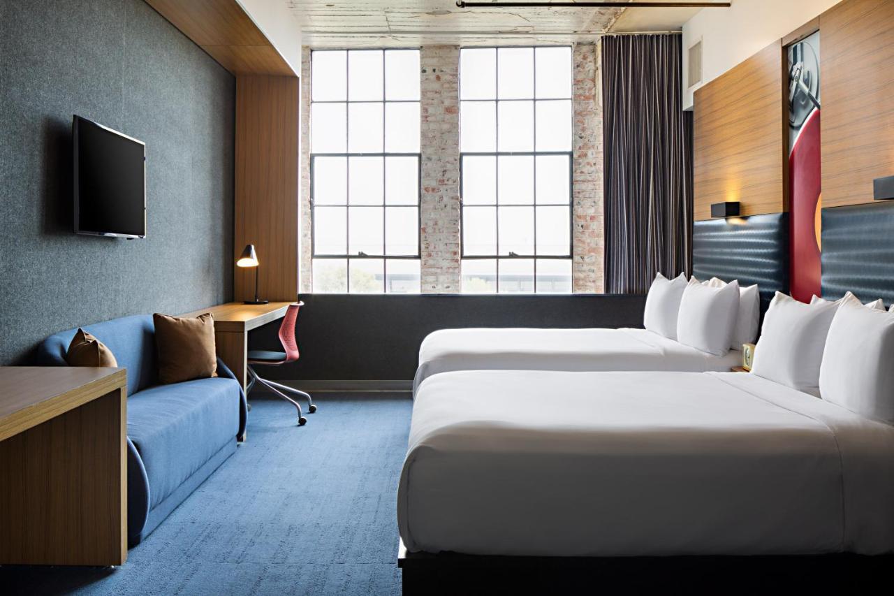 Queen Room with Two Queen Beds and Roll-in Shower - Mobility Accessible