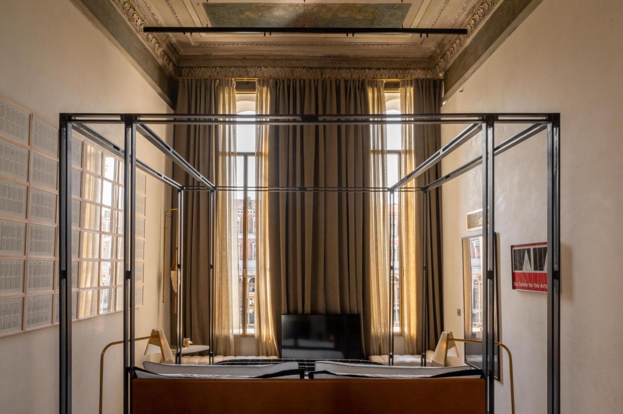 King Room Balcony Grand Canal Rialto bridge view