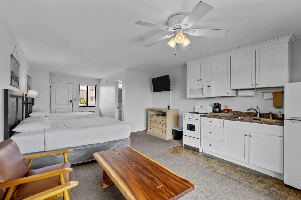 Standard Queen Room Two Queen Beds