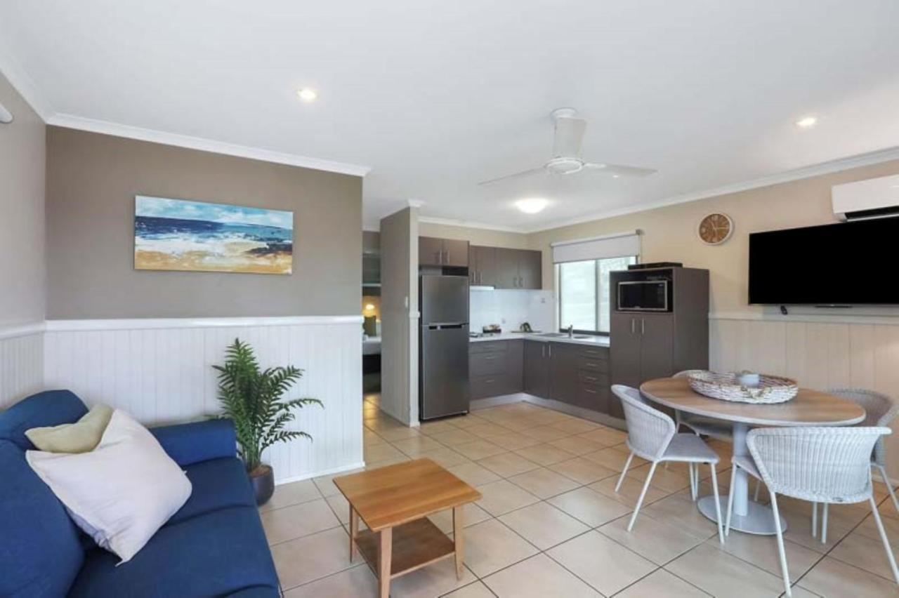 Deluxe Cabin - Sleeps 5 - Dog Friendly