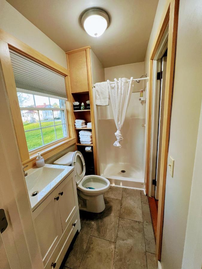 1 bedroom Cottage 1 Q or 2T