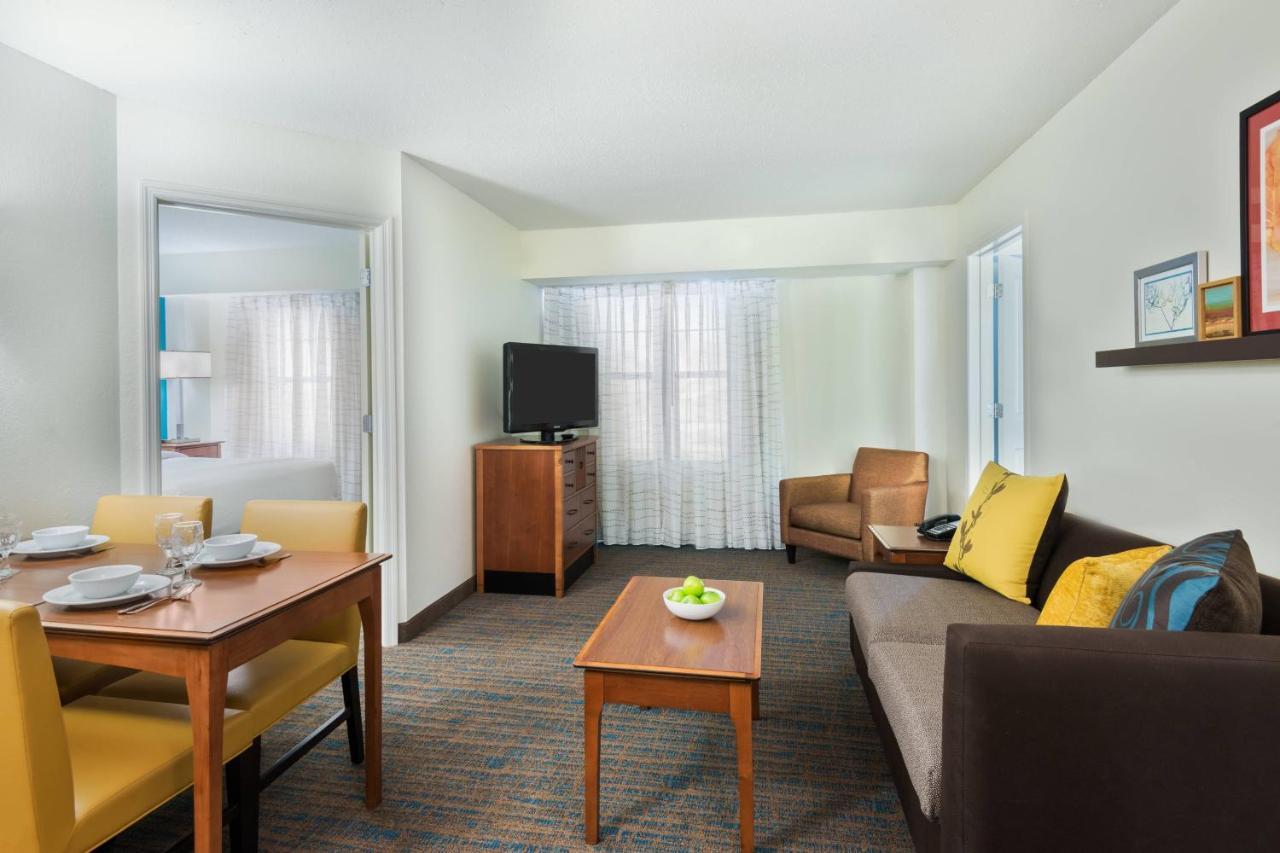 Two-Bedroom Large Suite Tub Mobility Accessible