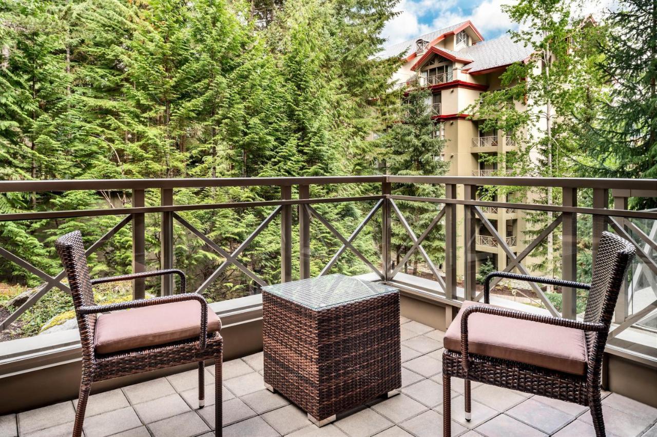 1 Bedroom Suite 1 Queen Sofa bed Fireplace