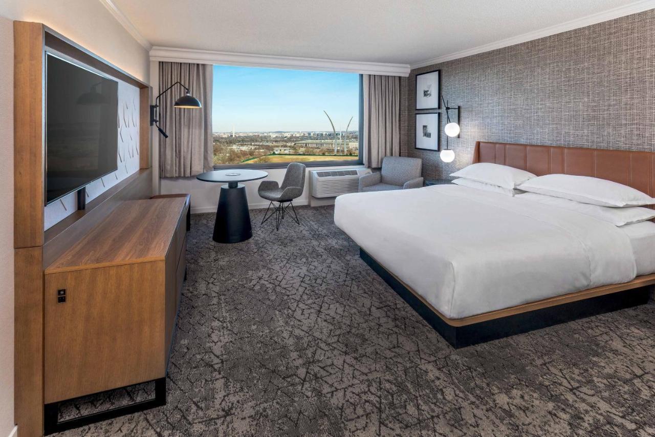 Guest room 1 King Washington DC view City view Main