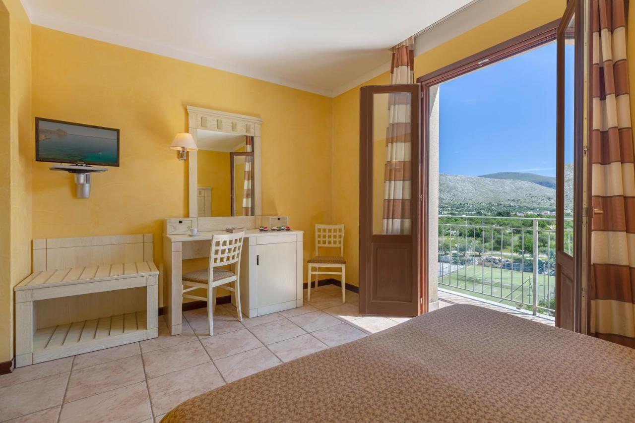 Double or Twin Room Pool View