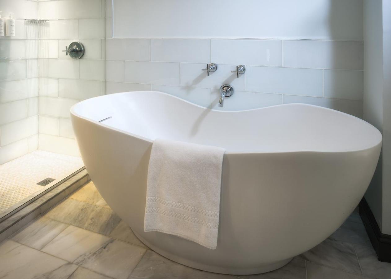 King Room Spa Bath