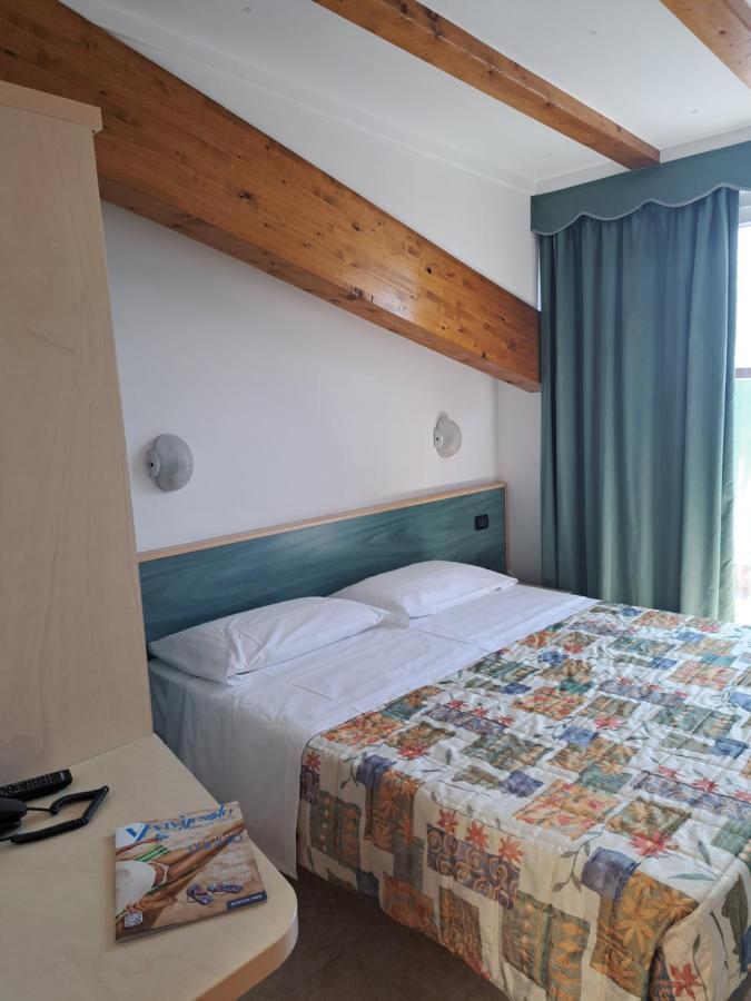Economy Double or Twin Room,1406037650:JPEG