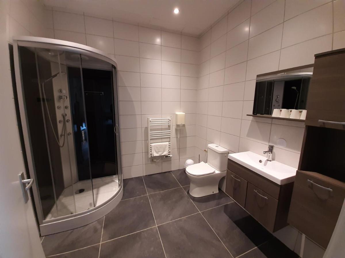 Quadruple Room Private Bathroom