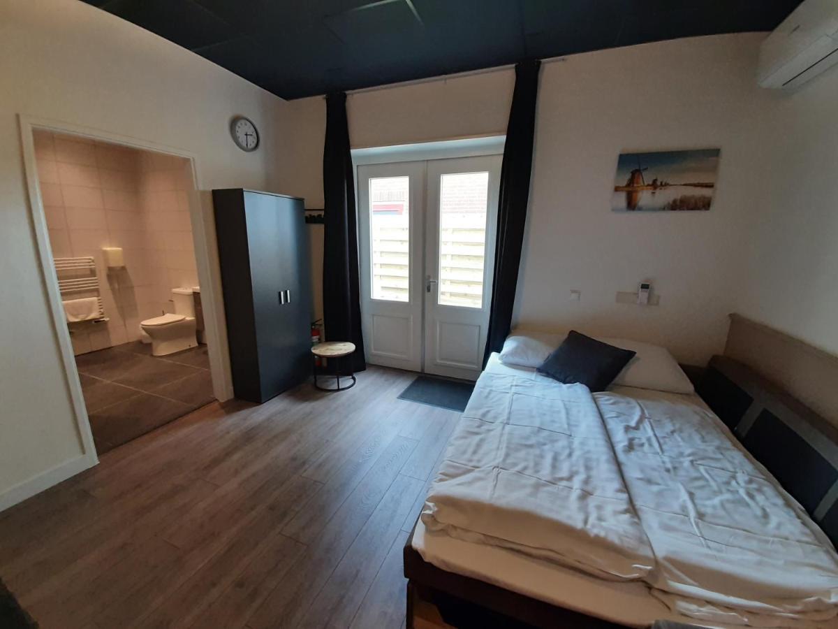 Quadruple Room Private Bathroom